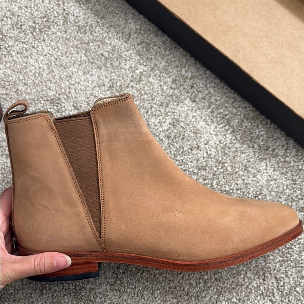 Nisolo Everyday Chelsea Boot - Sand